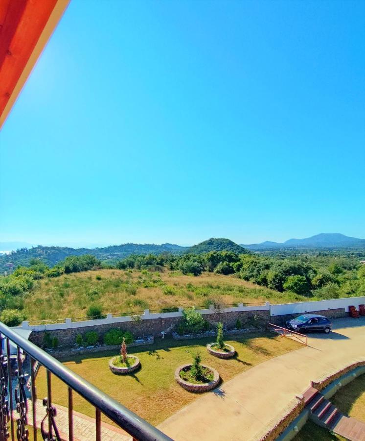 Heaven House With Pool Apartment กูเวีย ภายนอก รูปภาพ